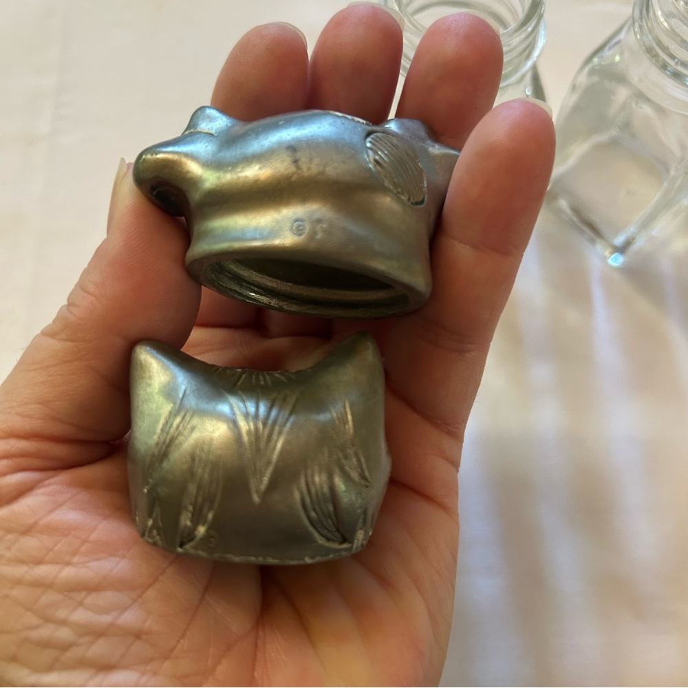 Vintage Cat and Dog Salt and Pepper Shakers - Picture 7 of 7